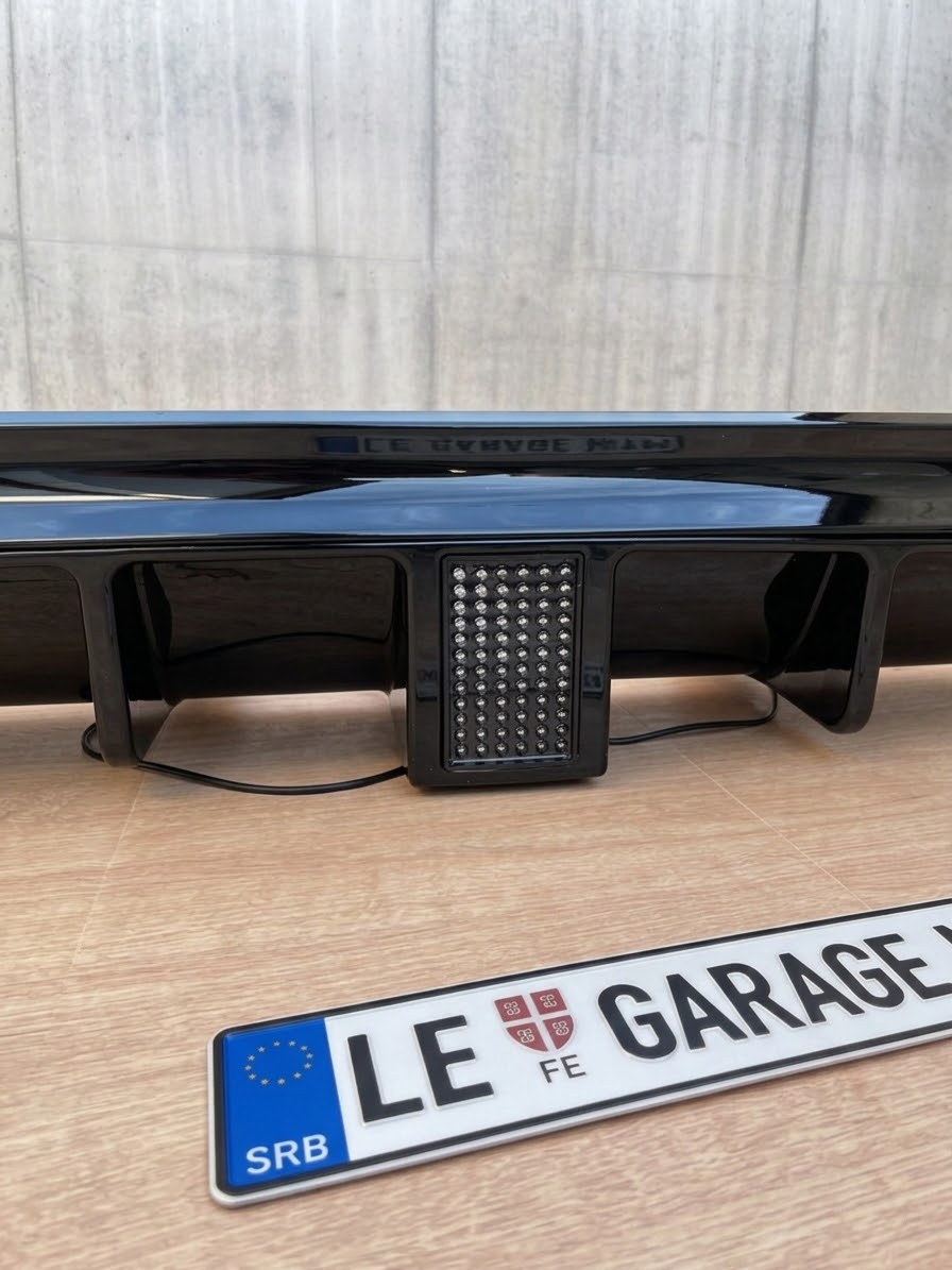 Bmw 5 F1 difuzor sa LED svetlom