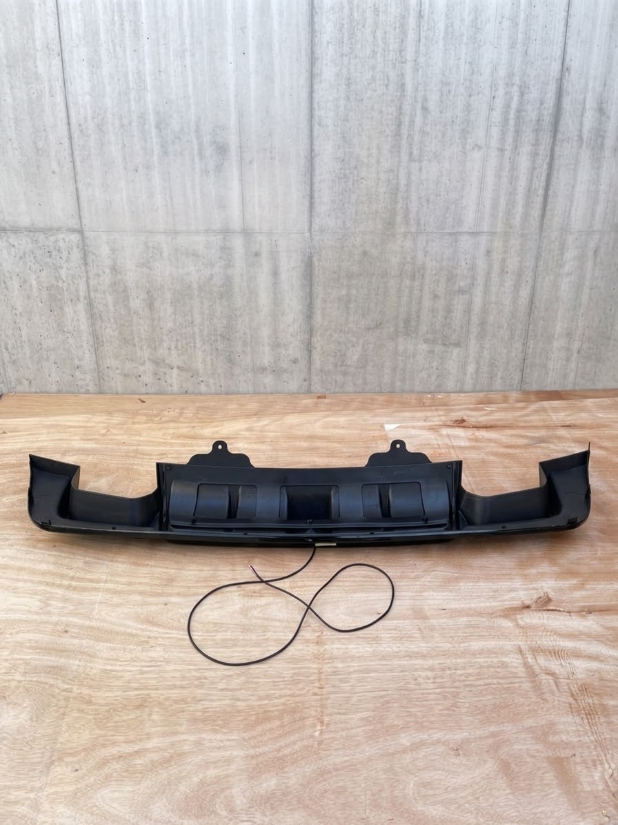 Bmw 5 F1 difuzor sa LED svetlom